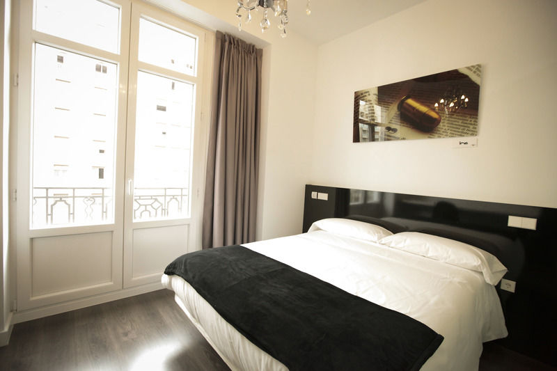 Vitium Urban Suites Madrid Luaran gambar